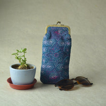 Load image into Gallery viewer, Satgaon Blue Spectcale case with Metal Clasp