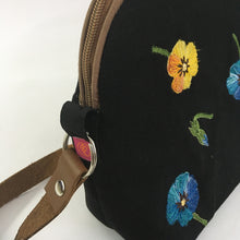 Load image into Gallery viewer, Banphool Trapeze Crossbody bag