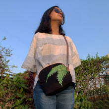 Load image into Gallery viewer, Goa Trapeze Crossbody bag