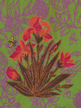 Load image into Gallery viewer, Maswal Green Sling Purse with Antique Finish Metal Clasp and Chain