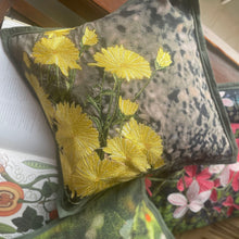 Load image into Gallery viewer, The Sevantige Linen Cushion Cover